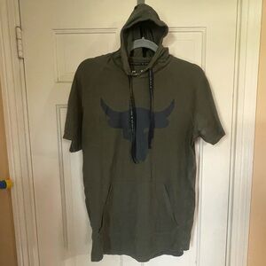 Under Armour Project Rock Shirt Men's Small Loose Fit Hoodie Charged Cotton Tee